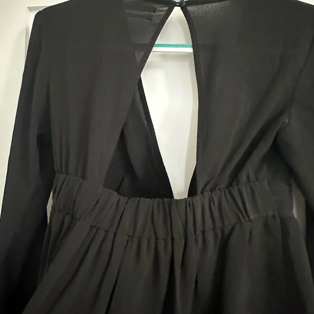 Urban Outfitters Long Sleeve low cut Shirt - Picture 2 of 4